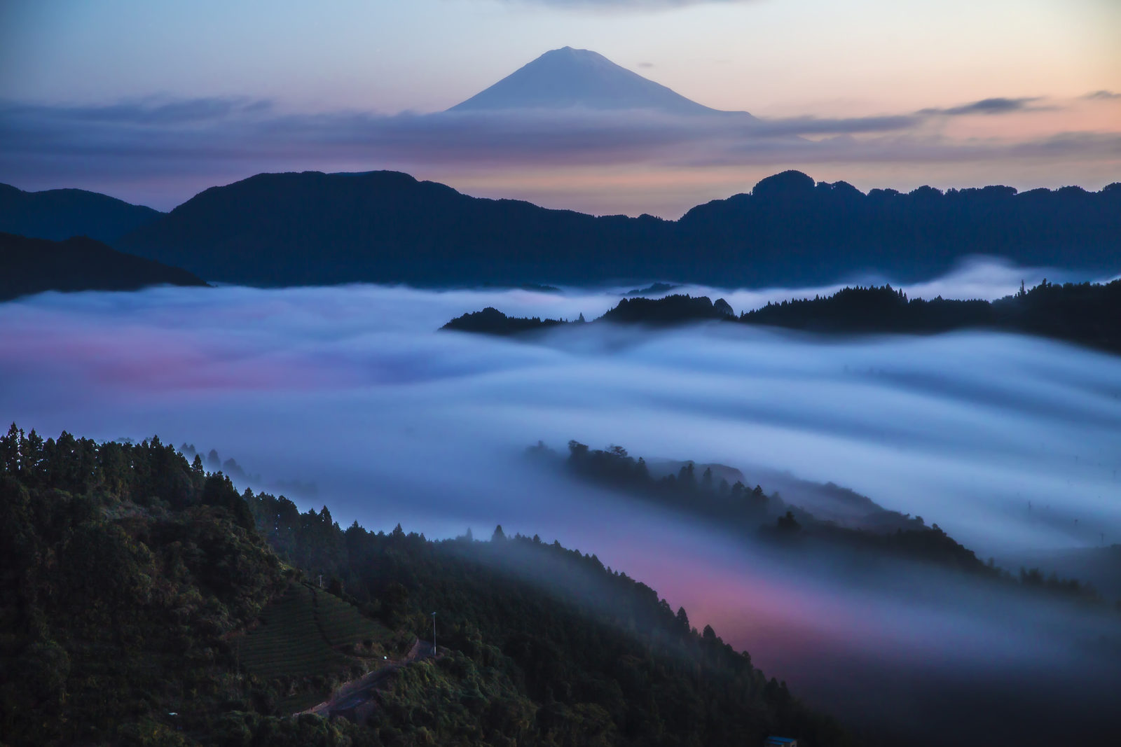 吉原 薄明の富士と滝雲（吉原（静岡市清水区）・静岡県）